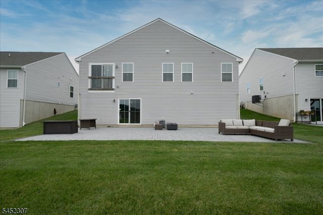 31 Lam Dr, Hardyston Twp., NJ 07419