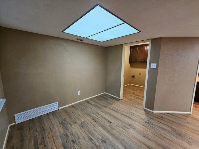 801 Wood Glen, Desoto, TX 75115