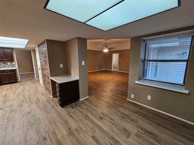 801 Wood Glen, Desoto, TX 75115