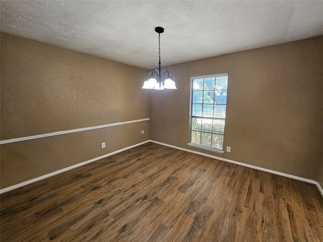 801 Wood Glen, Desoto, TX 75115