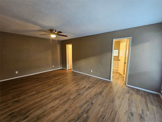 801 Wood Glen, Desoto, TX 75115