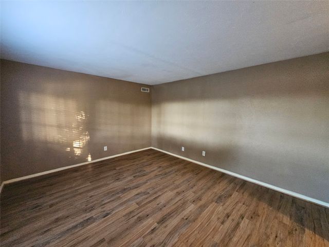 801 Wood Glen, Desoto, TX 75115