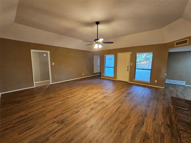 801 Wood Glen, Desoto, TX 75115