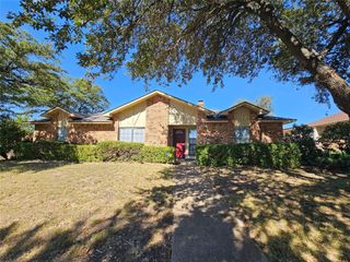 801 Wood Glen, Desoto, TX 75115