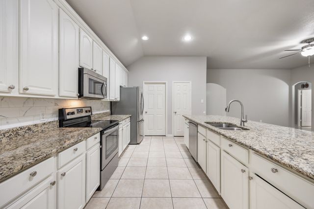 8100 Twin Oaks Drive, Mckinney, TX 75070