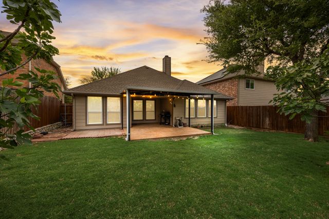 8100 Twin Oaks Drive, Mckinney, TX 75070