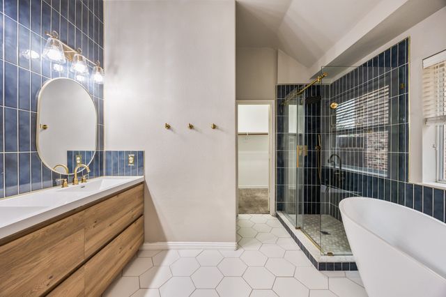 8100 Twin Oaks Drive, Mckinney, TX 75070