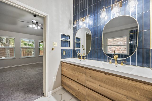 8100 Twin Oaks Drive, Mckinney, TX 75070