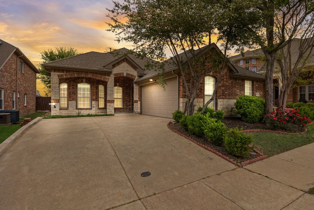8100 Twin Oaks Drive, Mckinney, TX 75070