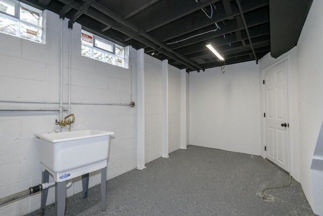 6655 N 84th STREET, Milwaukee, WI 53224