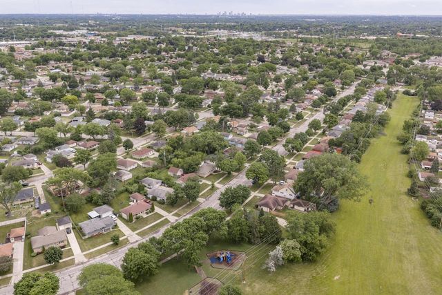6655 N 84th STREET, Milwaukee, WI 53224
