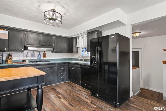 19 CIRCLE Drive, Rochester, IL 62563