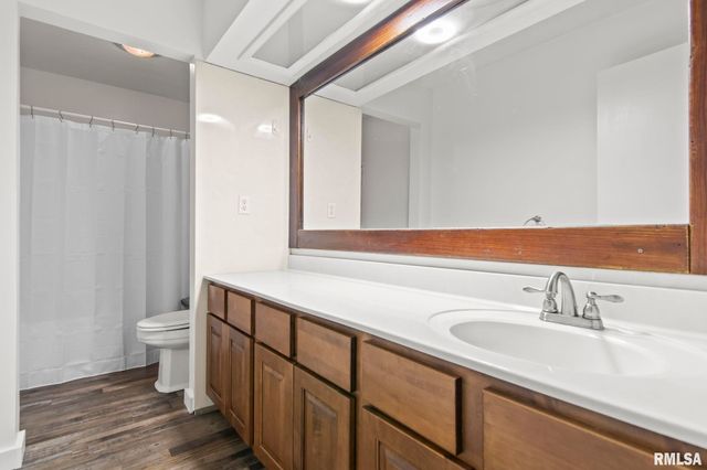 19 CIRCLE Drive, Rochester, IL 62563