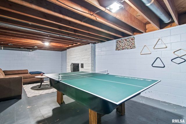 19 CIRCLE Drive, Rochester, IL 62563