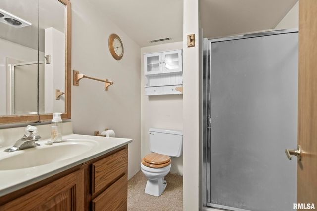 19 CIRCLE Drive, Rochester, IL 62563