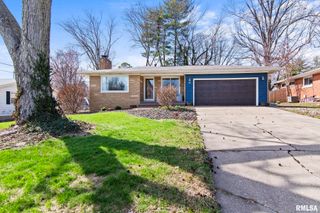 19 CIRCLE Drive, Rochester, IL 62563