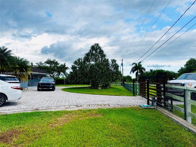 21217 SW 160 ST, Miami, FL 33187