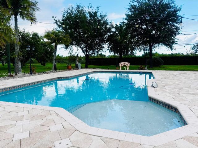 21217 SW 160 ST, Miami, FL 33187