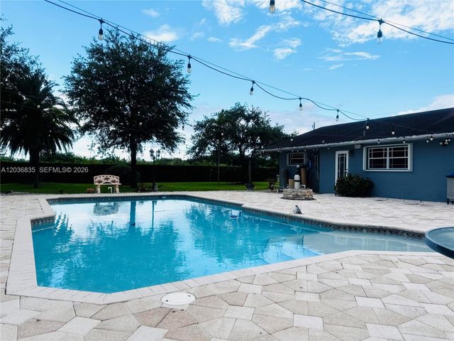 21217 SW 160 ST, Miami, FL 33187