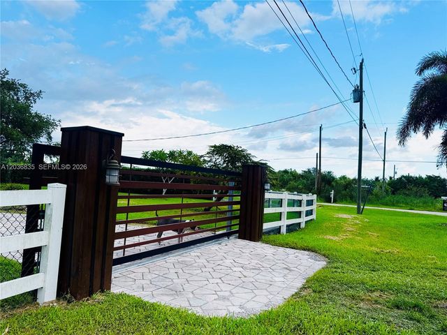 21217 SW 160 ST, Miami, FL 33187