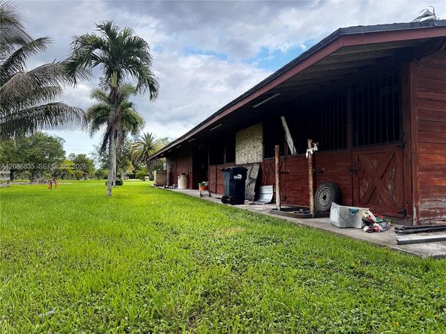 21217 SW 160 ST, Miami, FL 33187