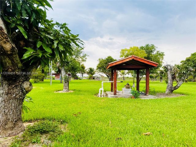 21217 SW 160 ST, Miami, FL 33187