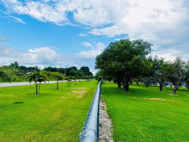 21217 SW 160 ST, Miami, FL 33187