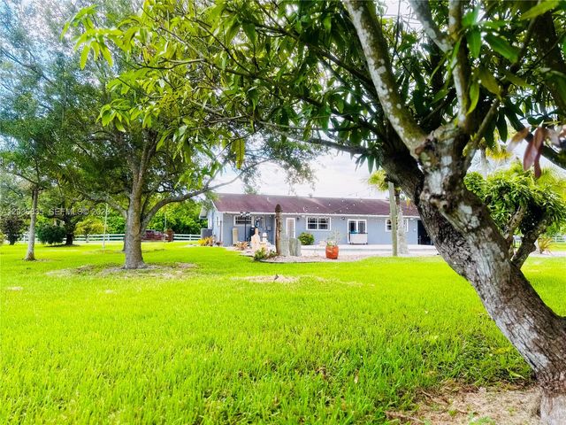 21217 SW 160 ST, Miami, FL 33187