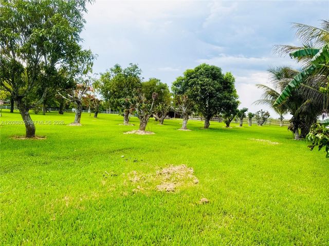 21217 SW 160 ST, Miami, FL 33187