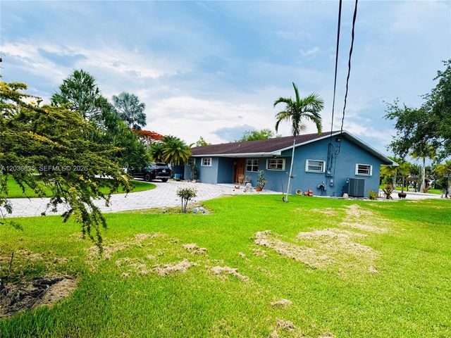 21217 SW 160 ST, Miami, FL 33187