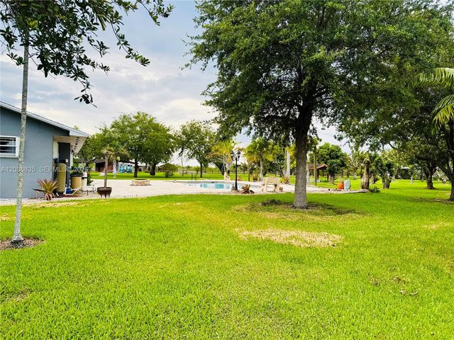 21217 SW 160 ST, Miami, FL 33187
