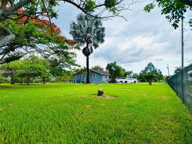 21217 SW 160 ST, Miami, FL 33187