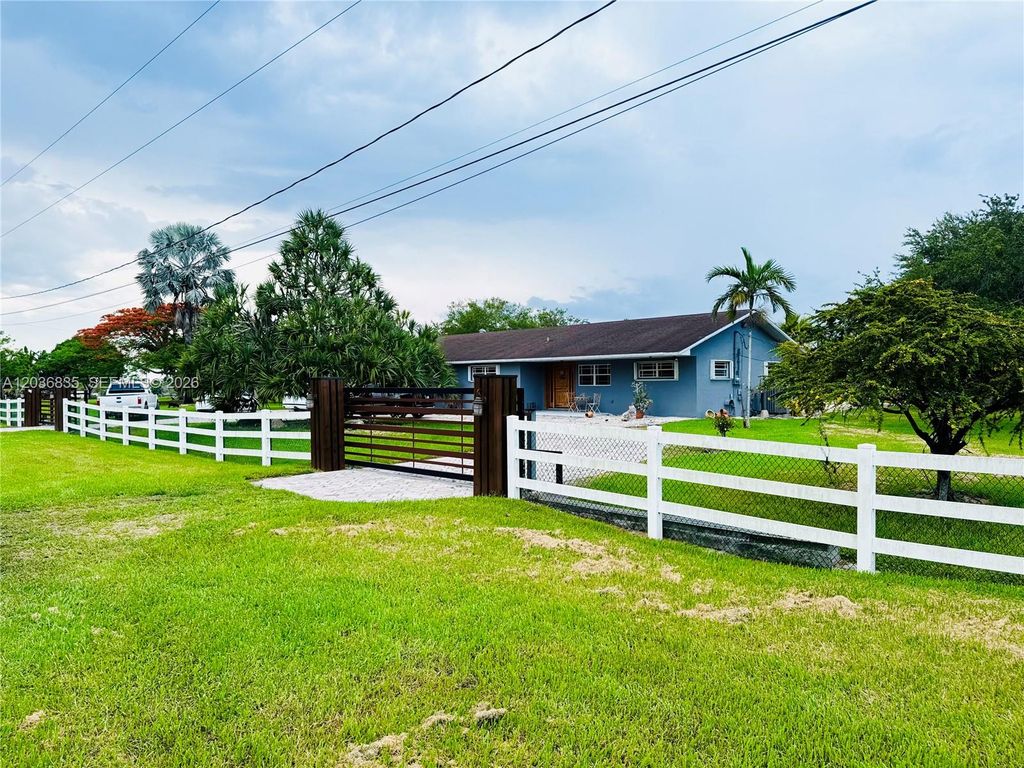 21217 SW 160 ST, Miami, FL 33187