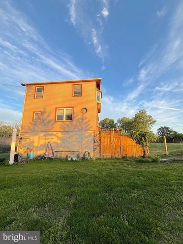 64 ISLAND ROAD, Bridgeport, NJ 08014
