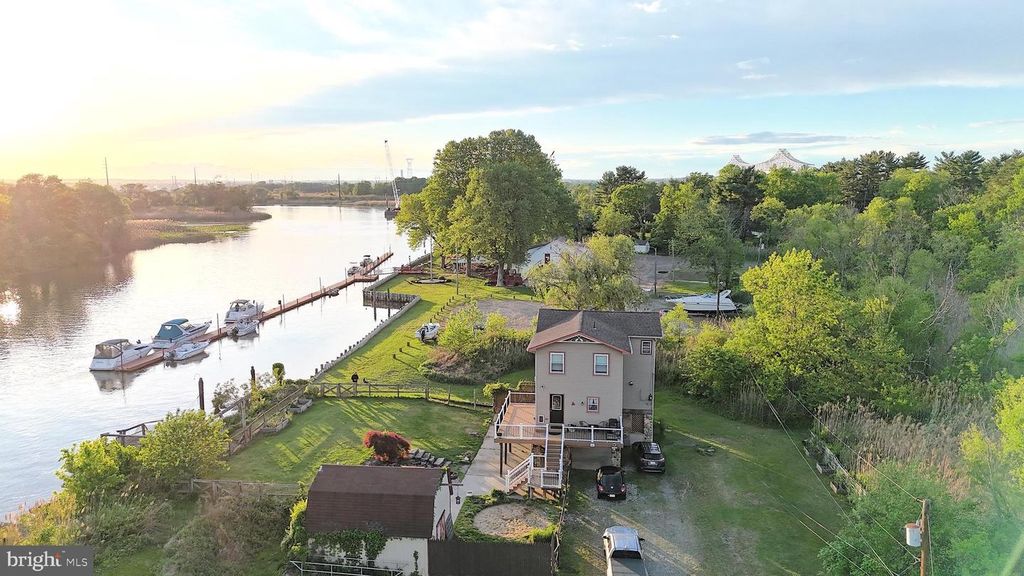 64 ISLAND ROAD, Bridgeport, NJ 08014