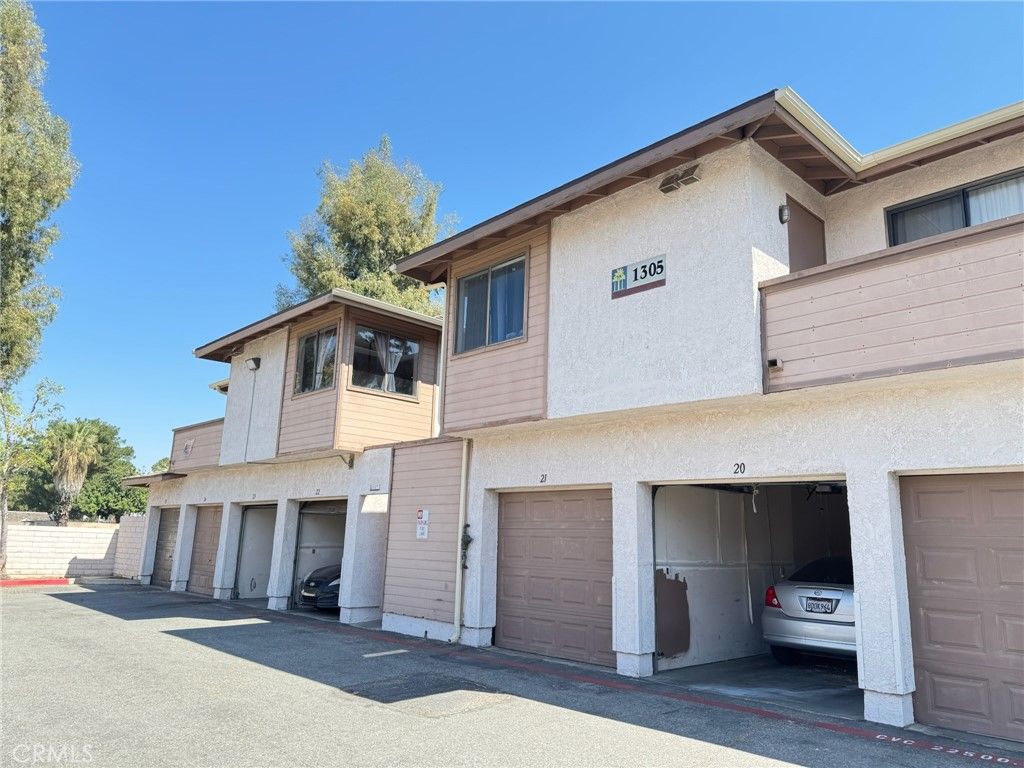 1305 Massachusetts 205, Riverside, CA 92507