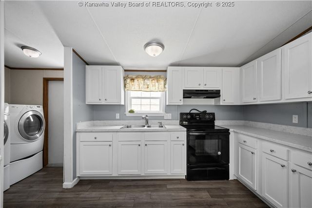 50 Tabor Drive, Chapmanville, WV 25508