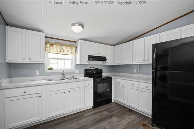 50 Tabor Drive, Chapmanville, WV 25508