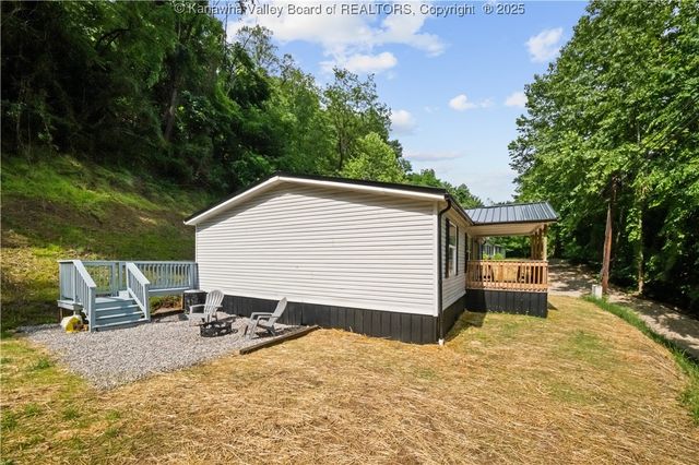 50 Tabor Drive, Chapmanville, WV 25508