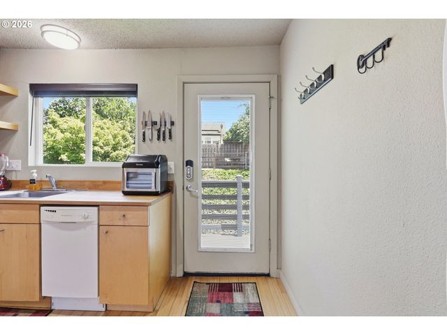 1300 Ne 68TH Ave 13, Portland, OR 97213