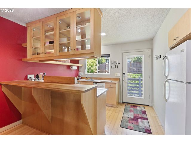 1300 Ne 68TH Ave 13, Portland, OR 97213