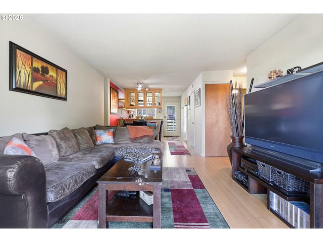 1300 Ne 68TH Ave 13, Portland, OR 97213