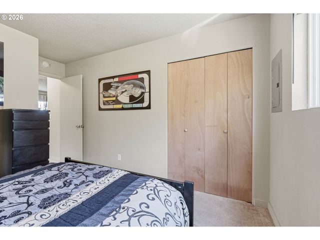 1300 Ne 68TH Ave 13, Portland, OR 97213