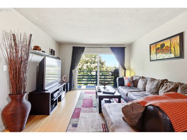1300 Ne 68TH Ave 13, Portland, OR 97213
