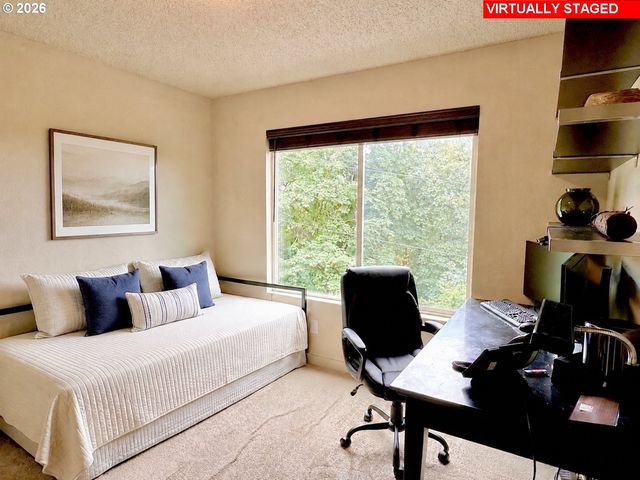1300 Ne 68TH Ave 13, Portland, OR 97213