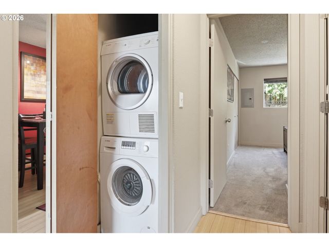 1300 Ne 68TH Ave 13, Portland, OR 97213