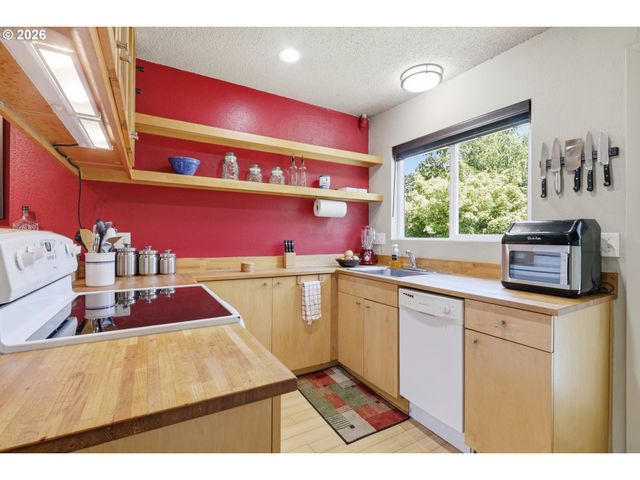 1300 Ne 68TH Ave 13, Portland, OR 97213