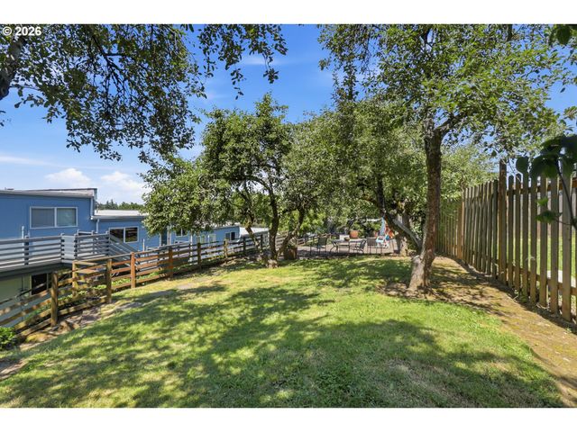 1300 Ne 68TH Ave 13, Portland, OR 97213