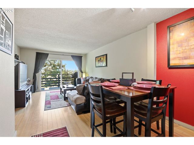 1300 Ne 68TH Ave 13, Portland, OR 97213