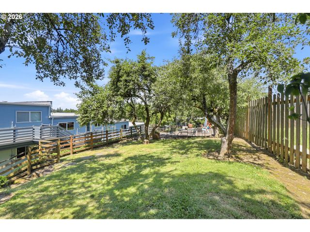 1300 Ne 68TH Ave 13, Portland, OR 97213